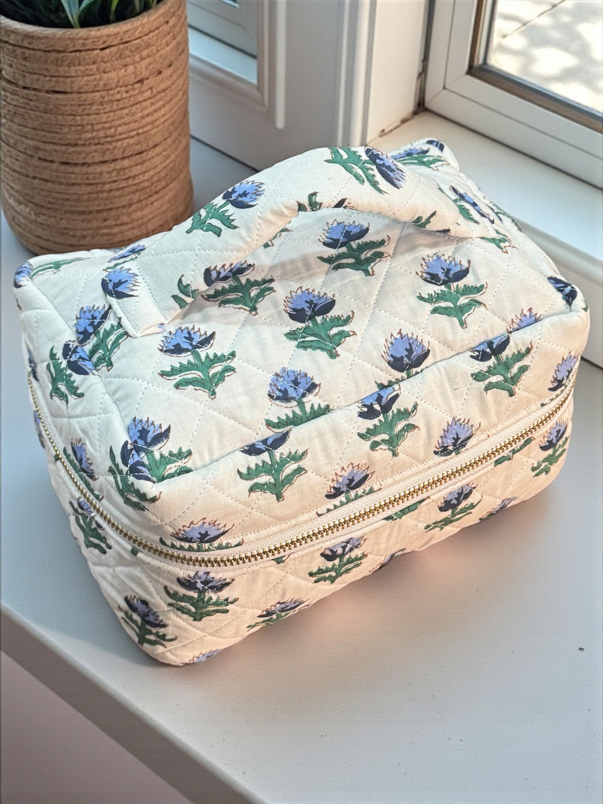 vanity-bag-with-zippered-storage-and-handle