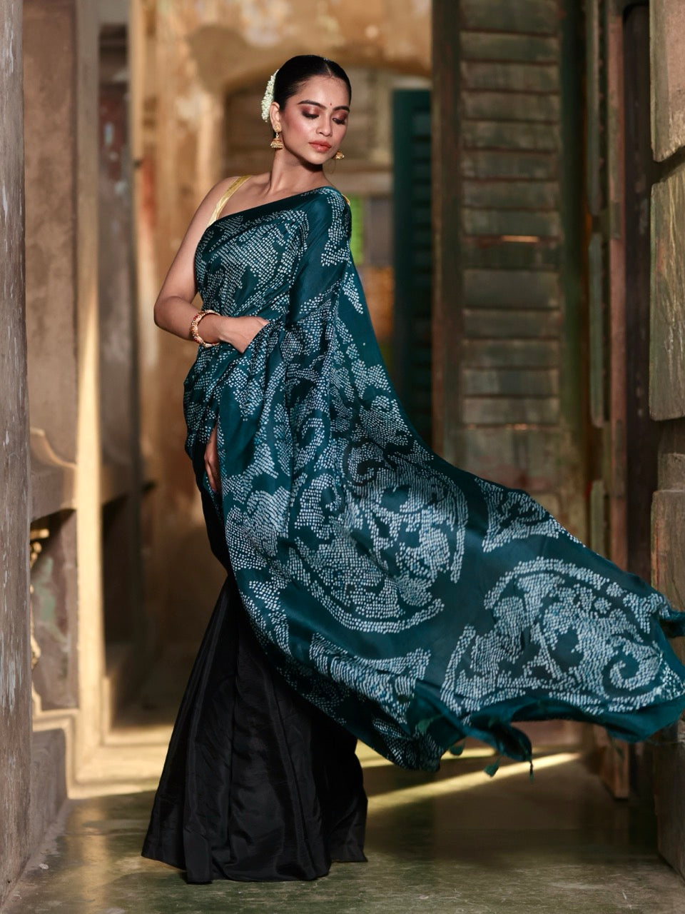 very-smart-and-stylish-habotai-silk-bandhani-saree-in-black-and-teal