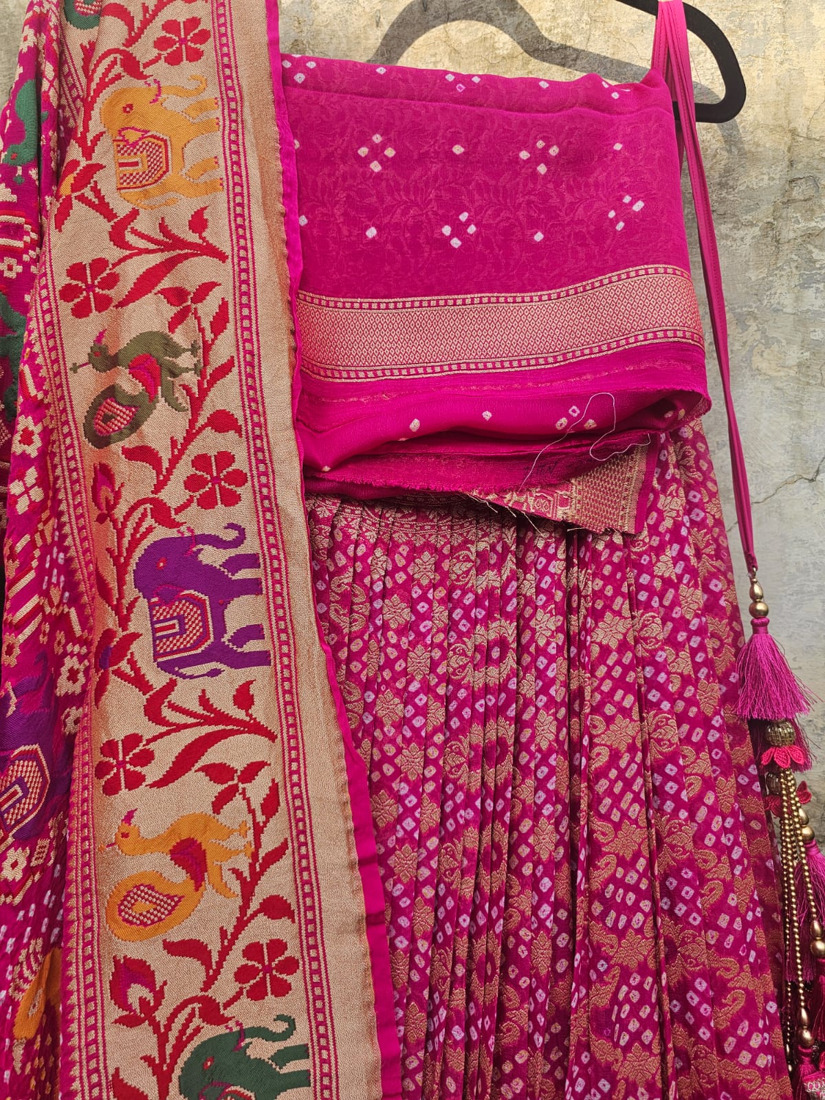 vibrant-rani-pink-pure-banarsi-georgette-bandhani-lehenga