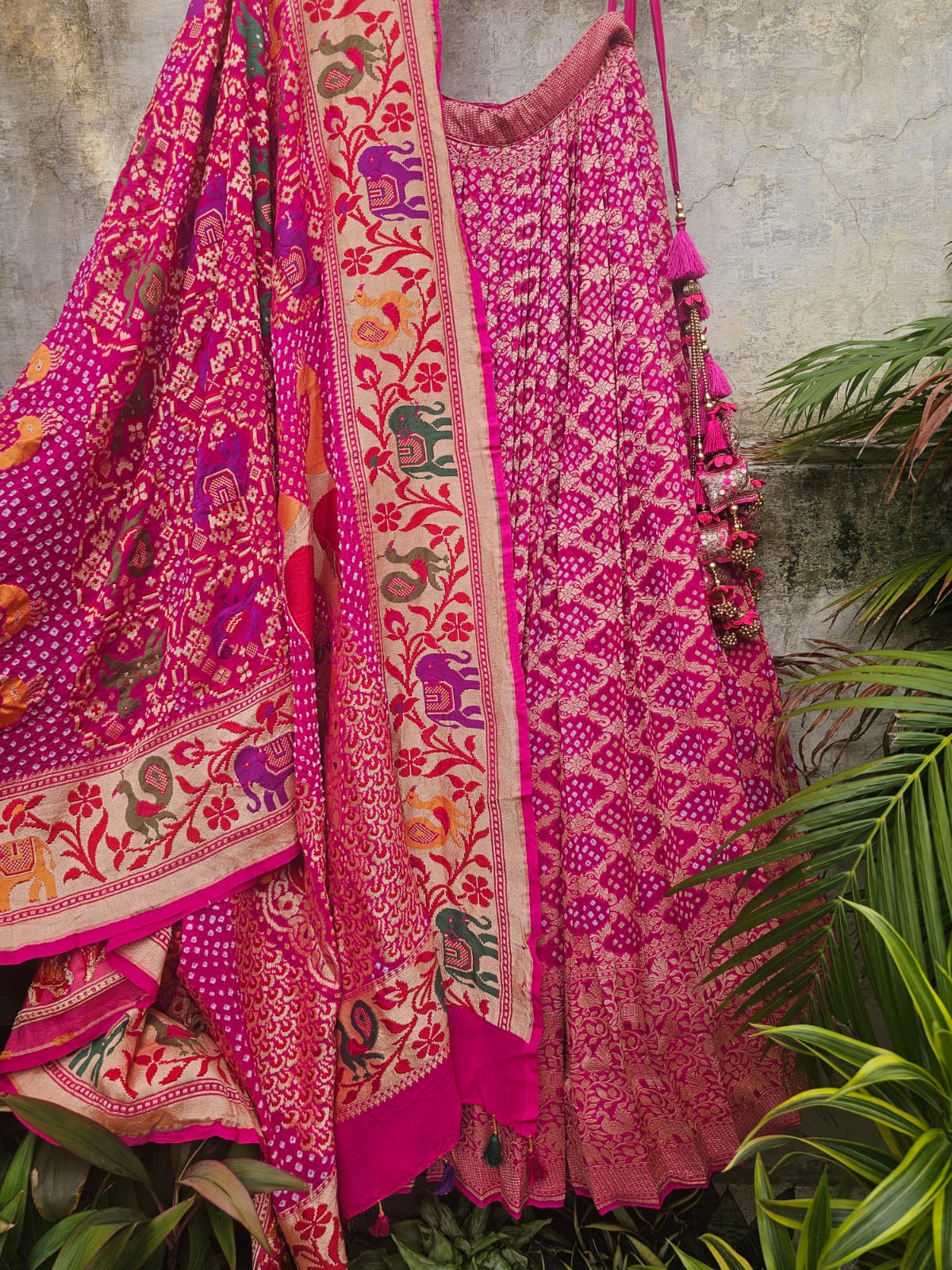 vibrant-rani-pink-pure-banarsi-georgette-bandhani-lehenga