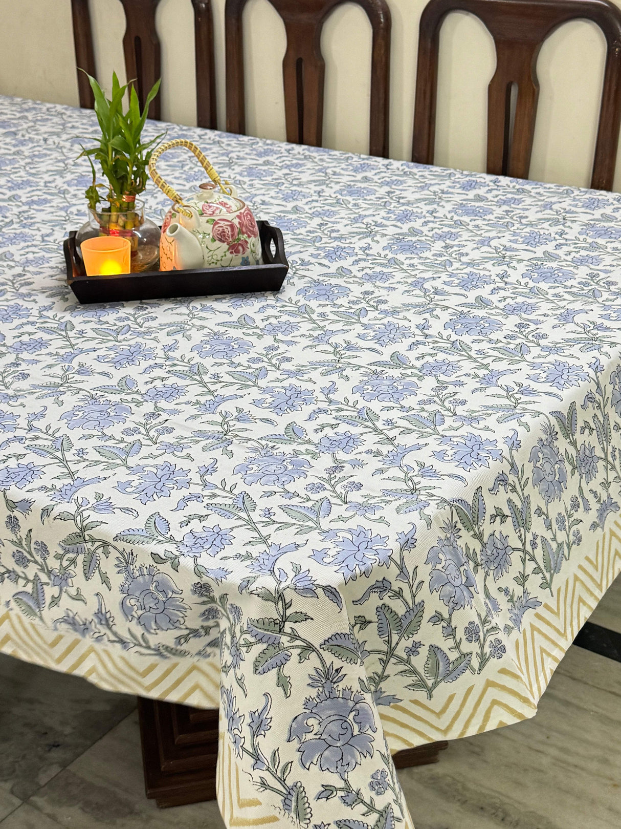 violet-theme-table-cloth-8-seater-full-view