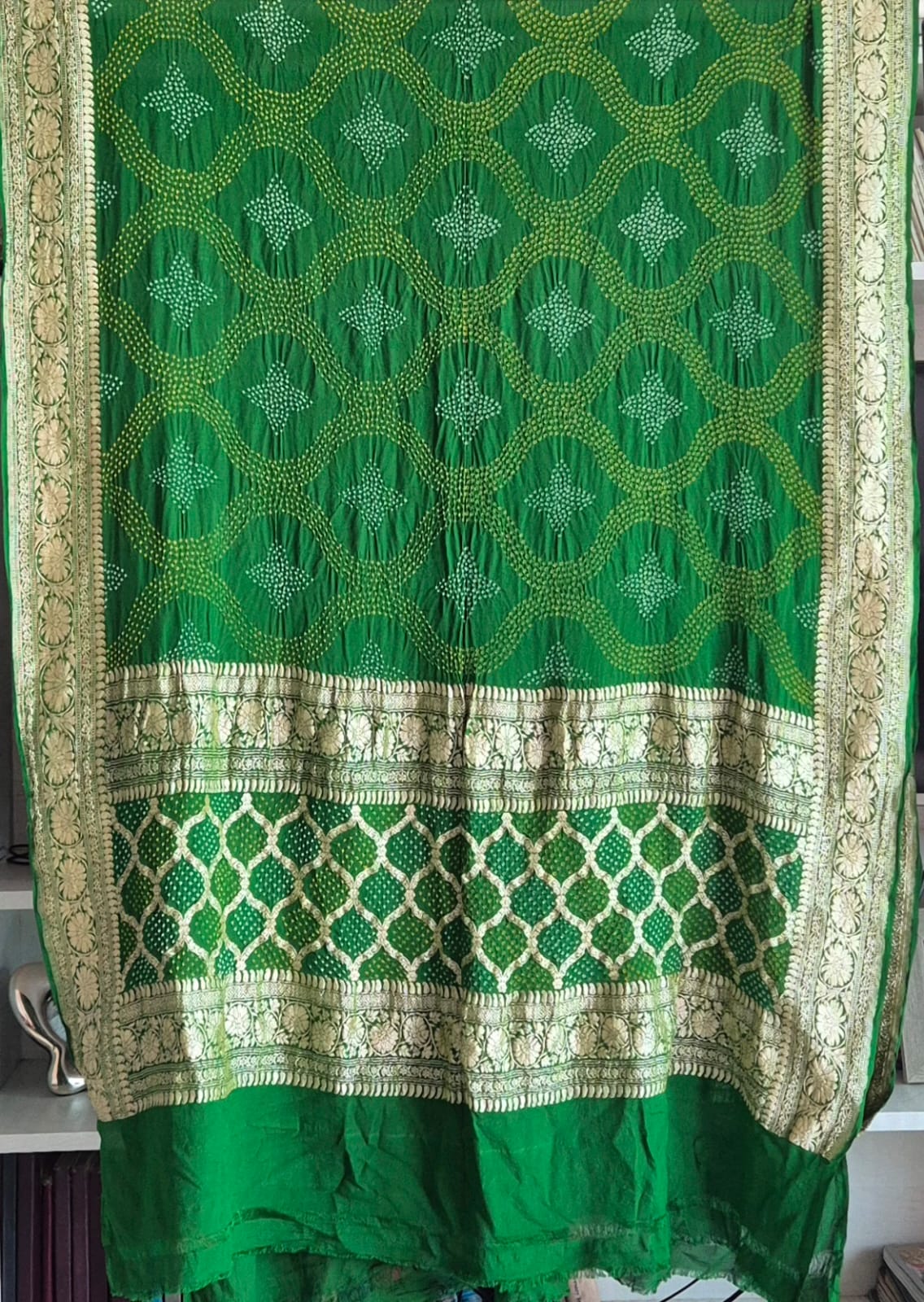 vrindavan-vriksha-green-very-exclusive-pure-banarsi-georgette-bandhani-dupatta