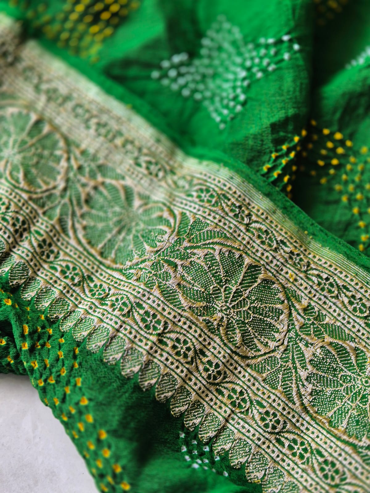 vrindavan-vriksha-green-very-exclusive-pure-banarsi-georgette-bandhani-dupatta