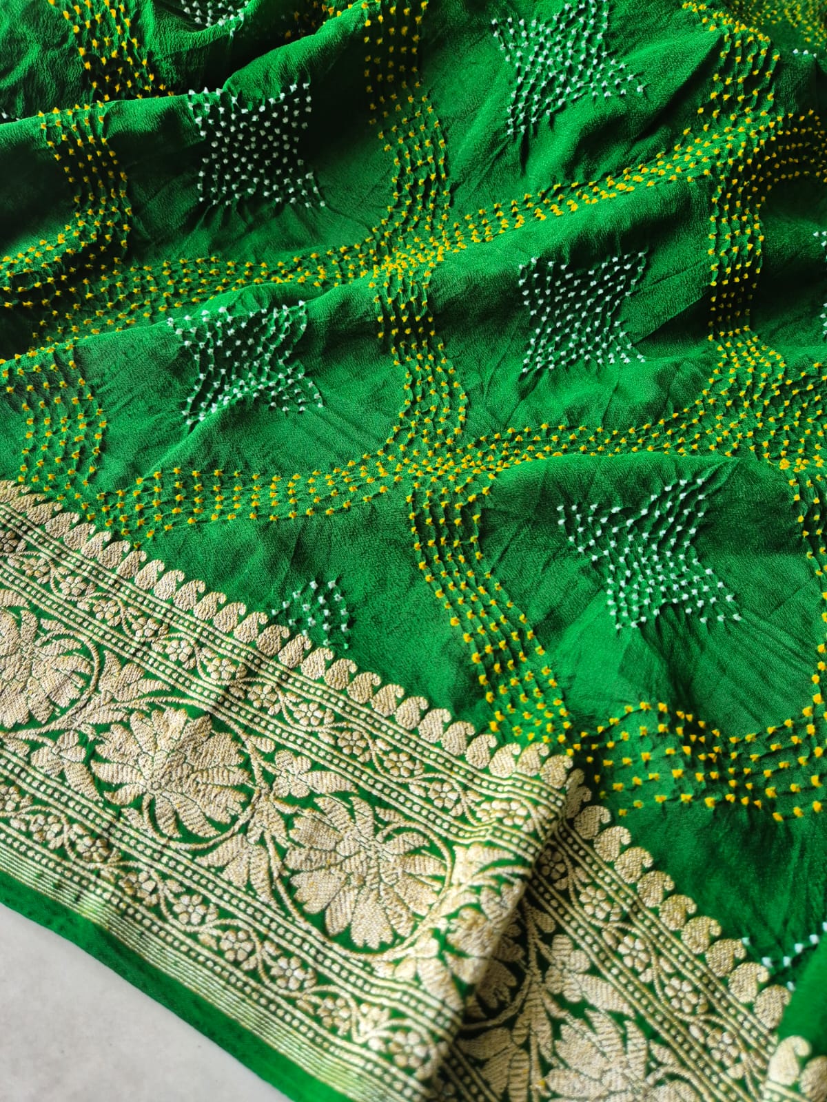 vrindavan-vriksha-green-very-exclusive-pure-banarsi-georgette-bandhani-dupatta