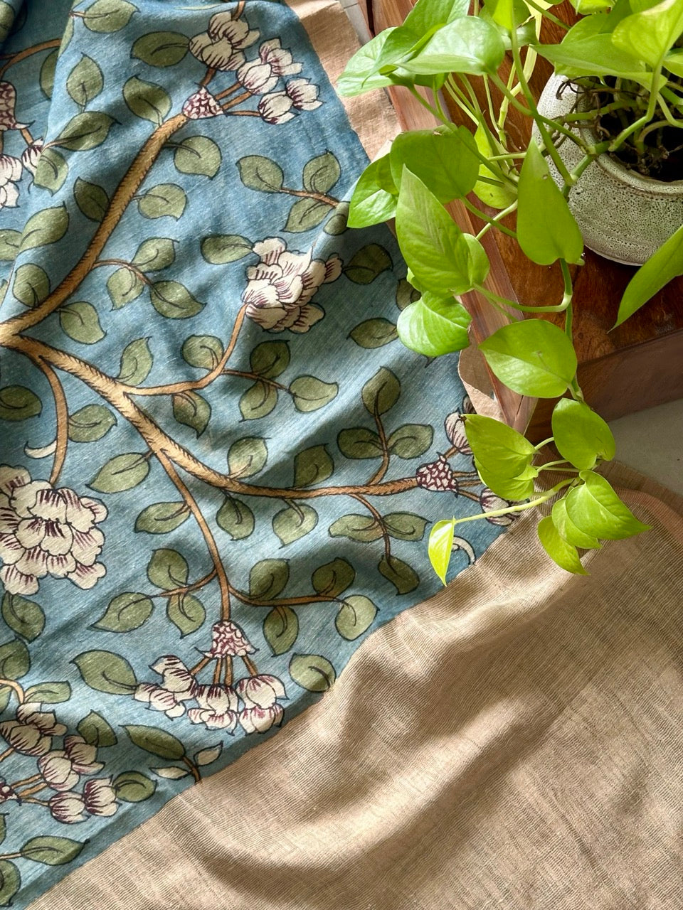 whispers-of-jasmine-handloom-matka-silk-floral-kalamkari-saree