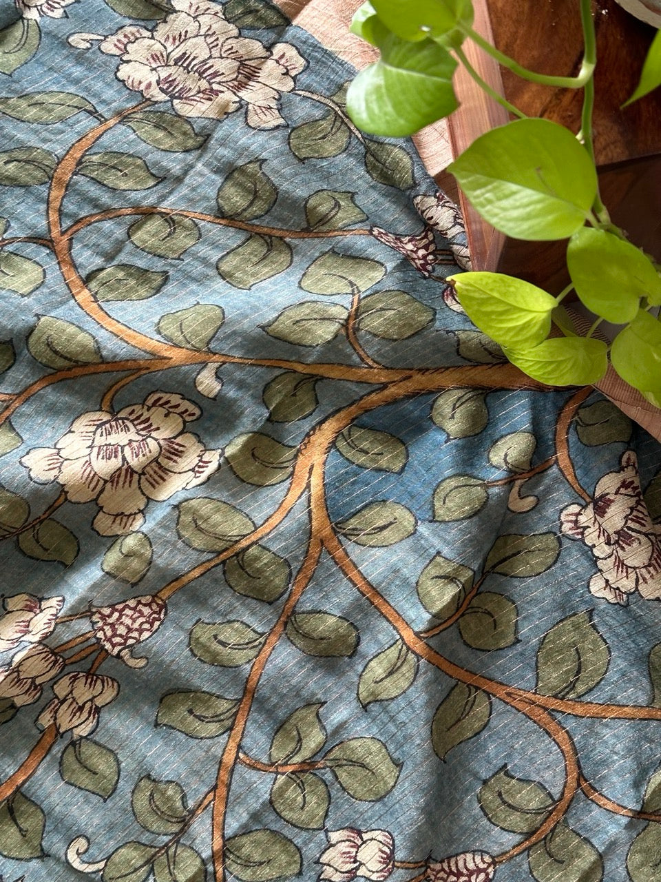 whispers-of-jasmine-handloom-matka-silk-floral-kalamkari-saree
