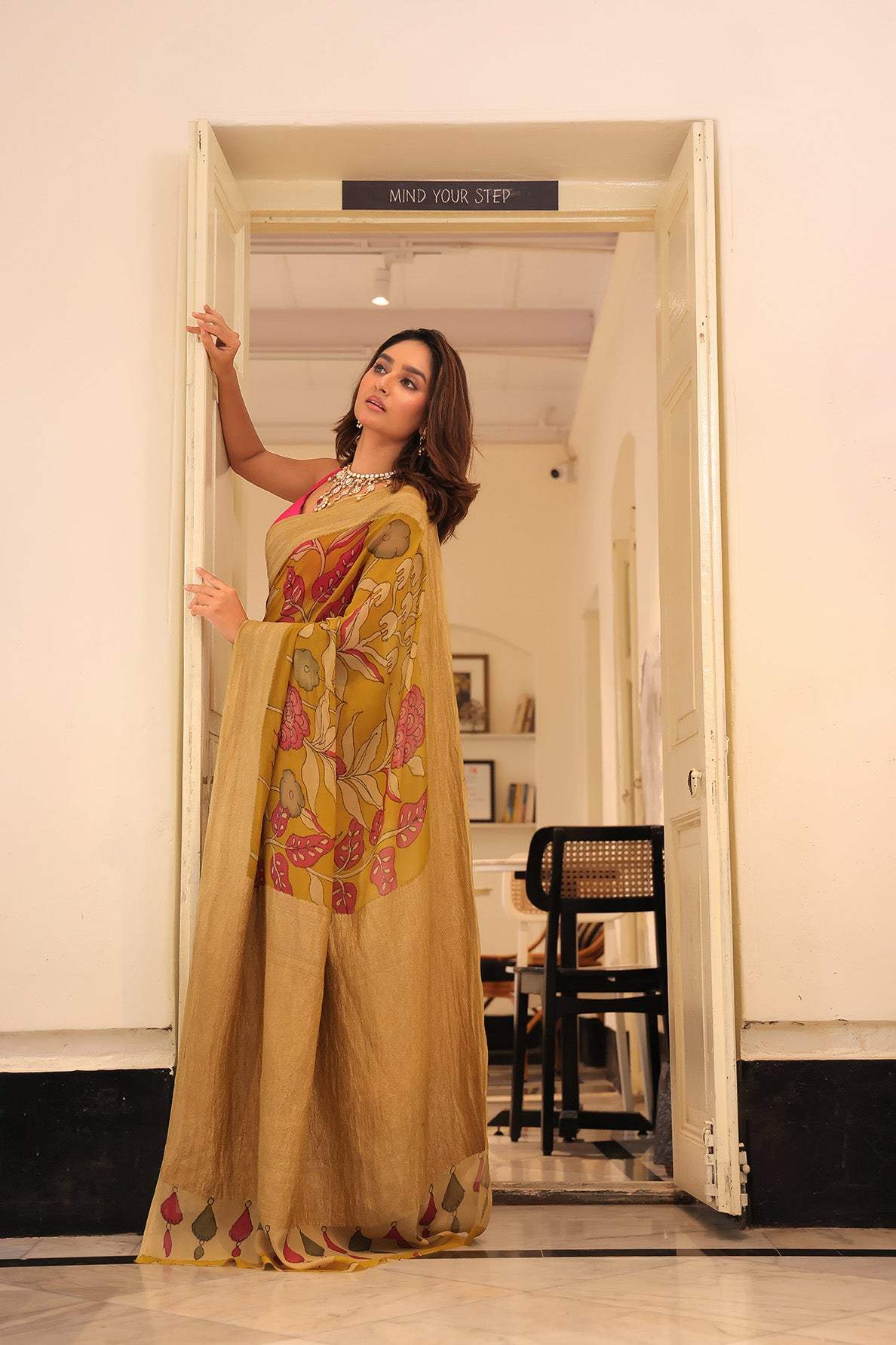 yellow-green-floral-banarsee-georgette-kalamkari-saree-border-close-up