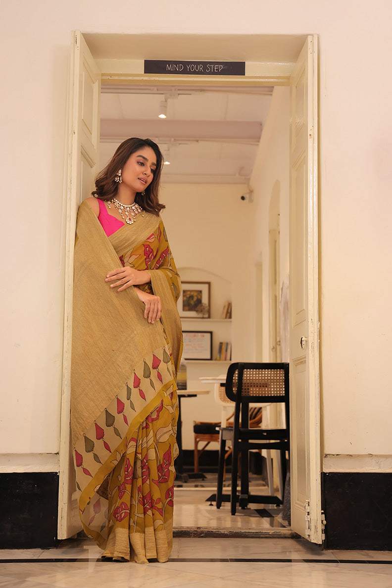 yellow-green-floral-banarsee-georgette-kalamkari-saree-side-view