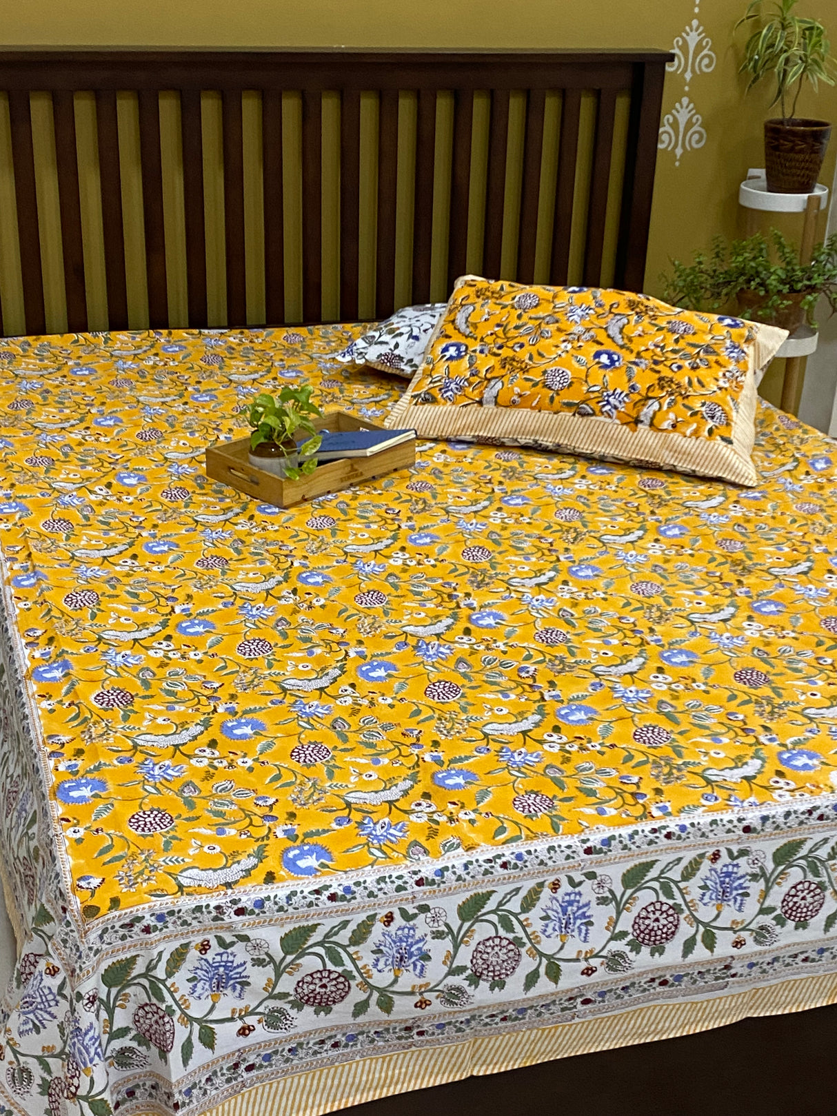 yellow-violet-king-cotton-bedsheet-full-view