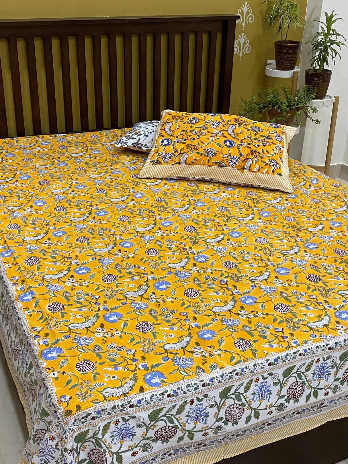 yellow-violet-king-cotton-bedsheet-side-view