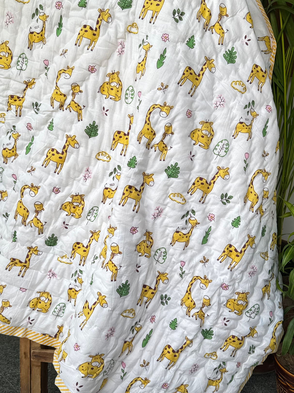 handcrafted giraffe theme kids quilt in yellow pure cotton fabric perfect for gifting in South Africa and Mauritius