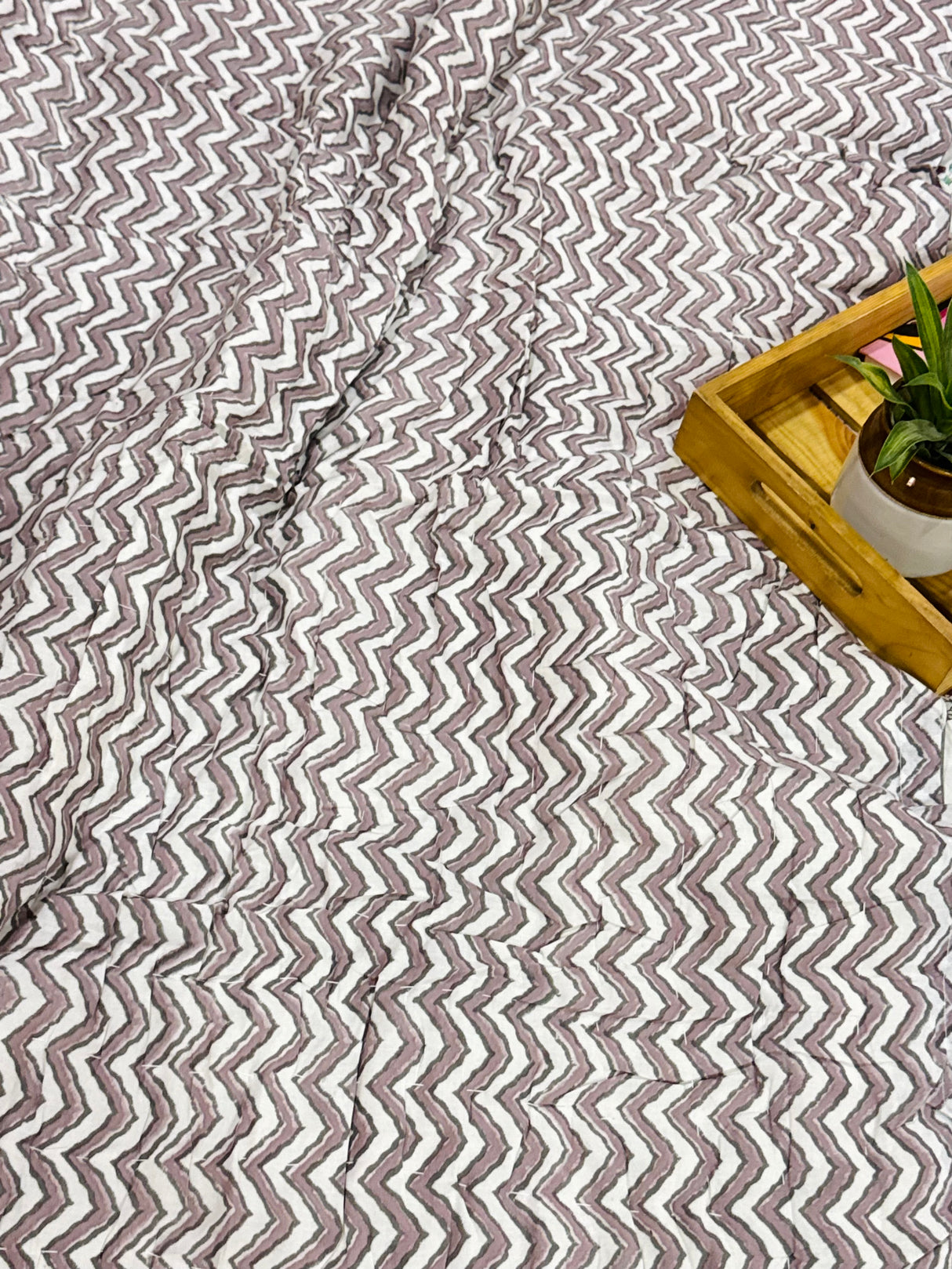zigzag-handblock-printed-mulmul-king-size-quilt