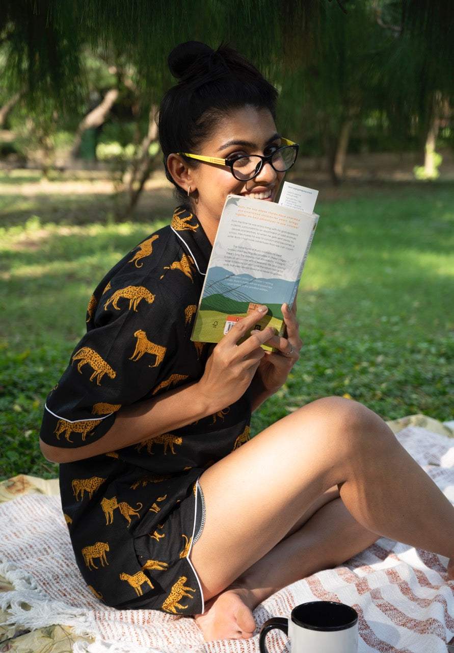 black-cotton-printed-night-suit-zoom-in-view