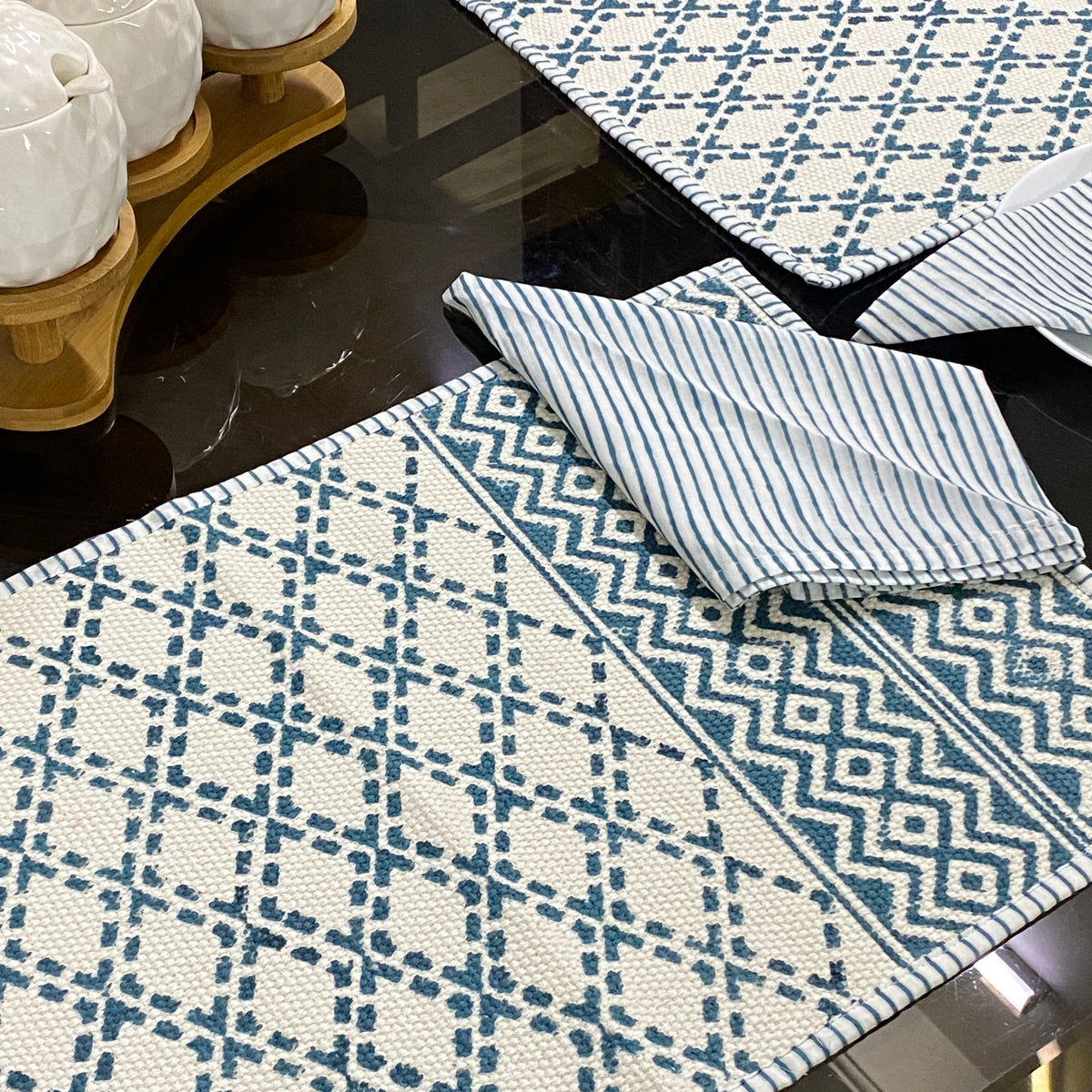 Kilim Table Mat & Napkin Set- 6 Seater – Kapaas Katha