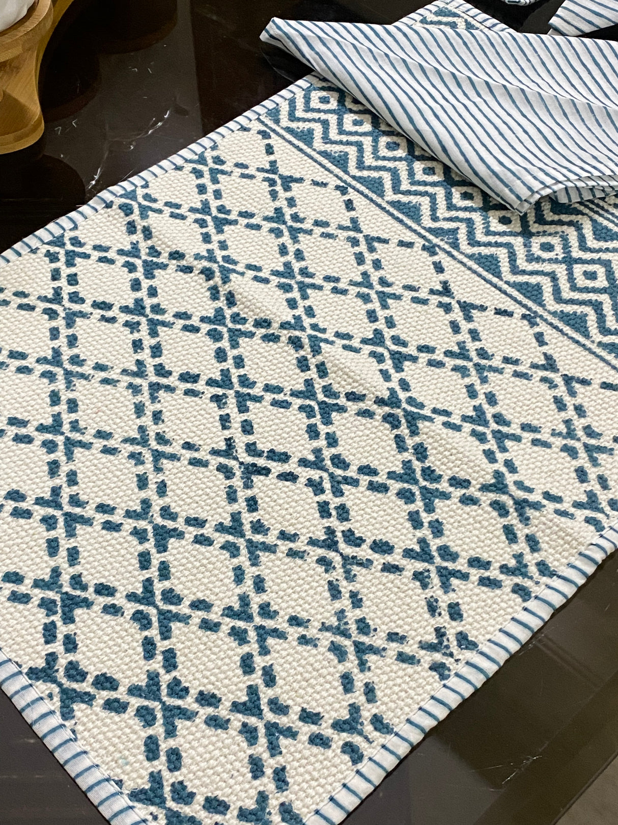blue-white-kilim-table-mat-napkin-set-6-seater-side-view