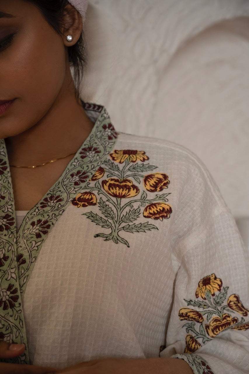 brown-floral-cotton-waffle-bathrobe-close-up-view