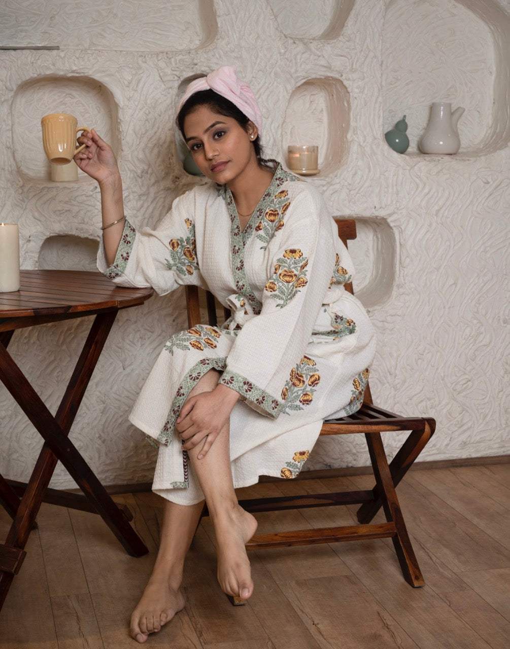 brown-floral-cotton-waffle-bathrobe-detailed-view