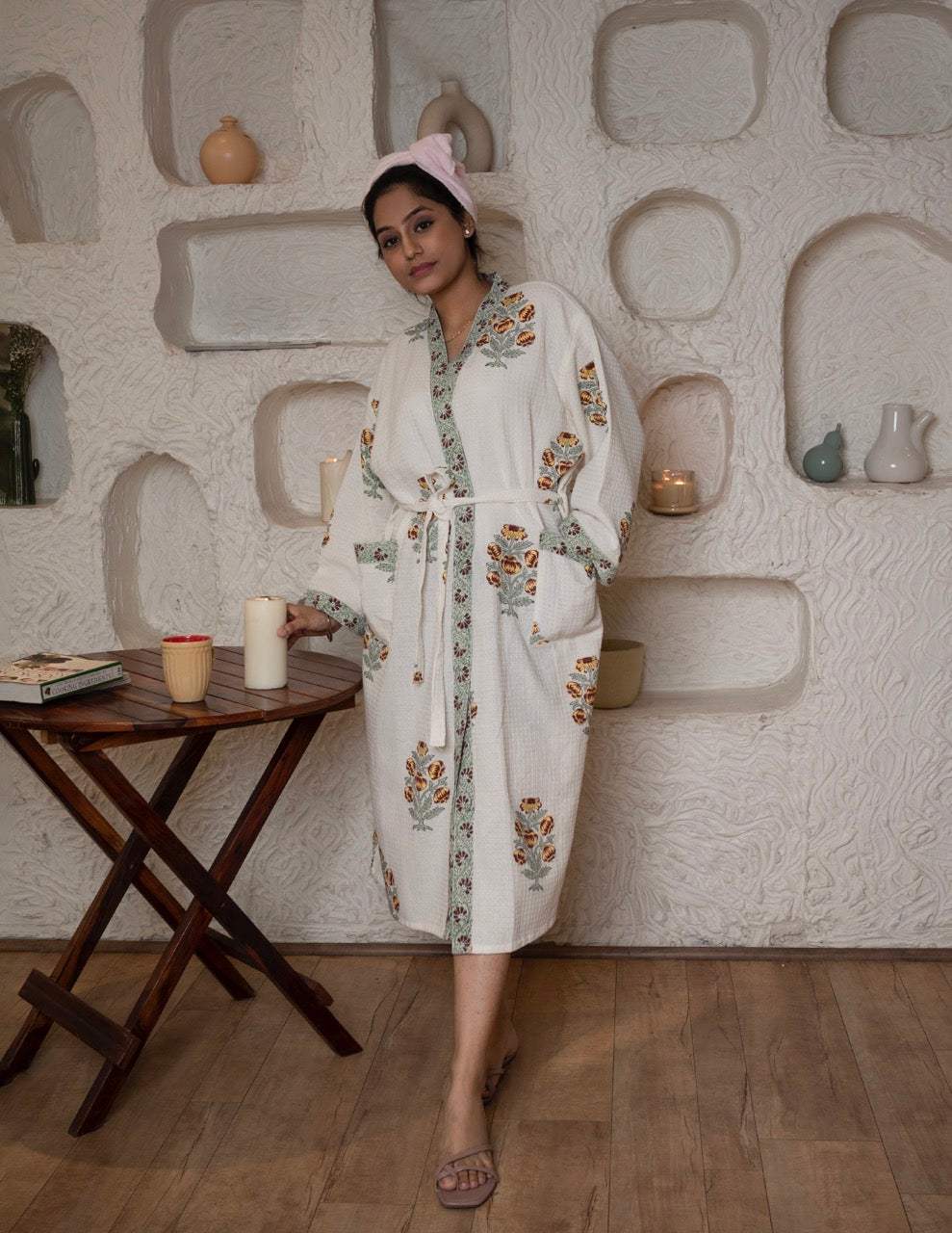 brown-floral-cotton-waffle-bathrobe-texture-view