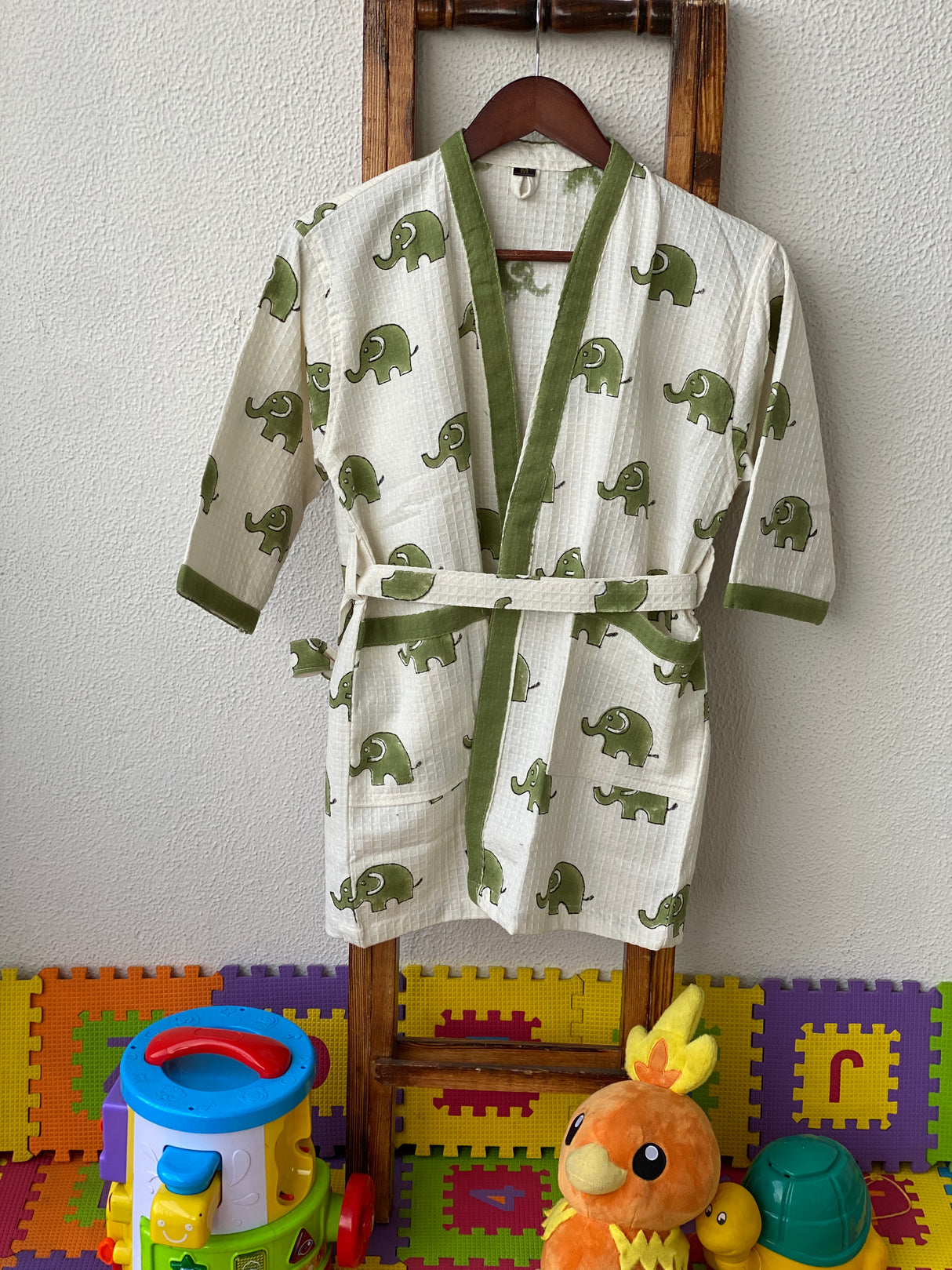 mom approved kids waffle cotton bathrobe perfect for birthday parties return gifting and playdate bulk packs top choice in India