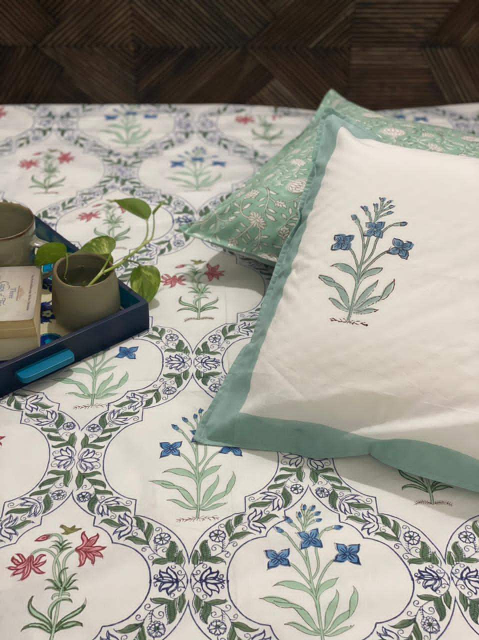 green-floral-king-cotton-bedsheet-detailed-view