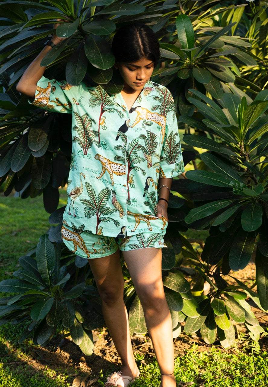 green-jungle-cotton-night-suit-texture-view