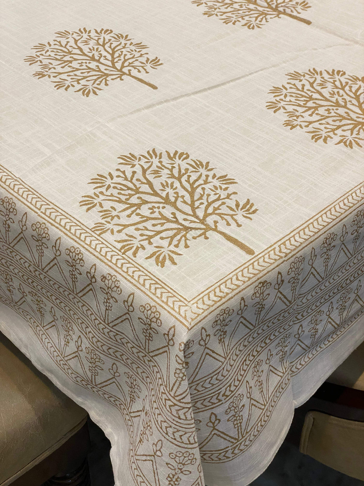green-tree-table-cloth-4-seater-full-view