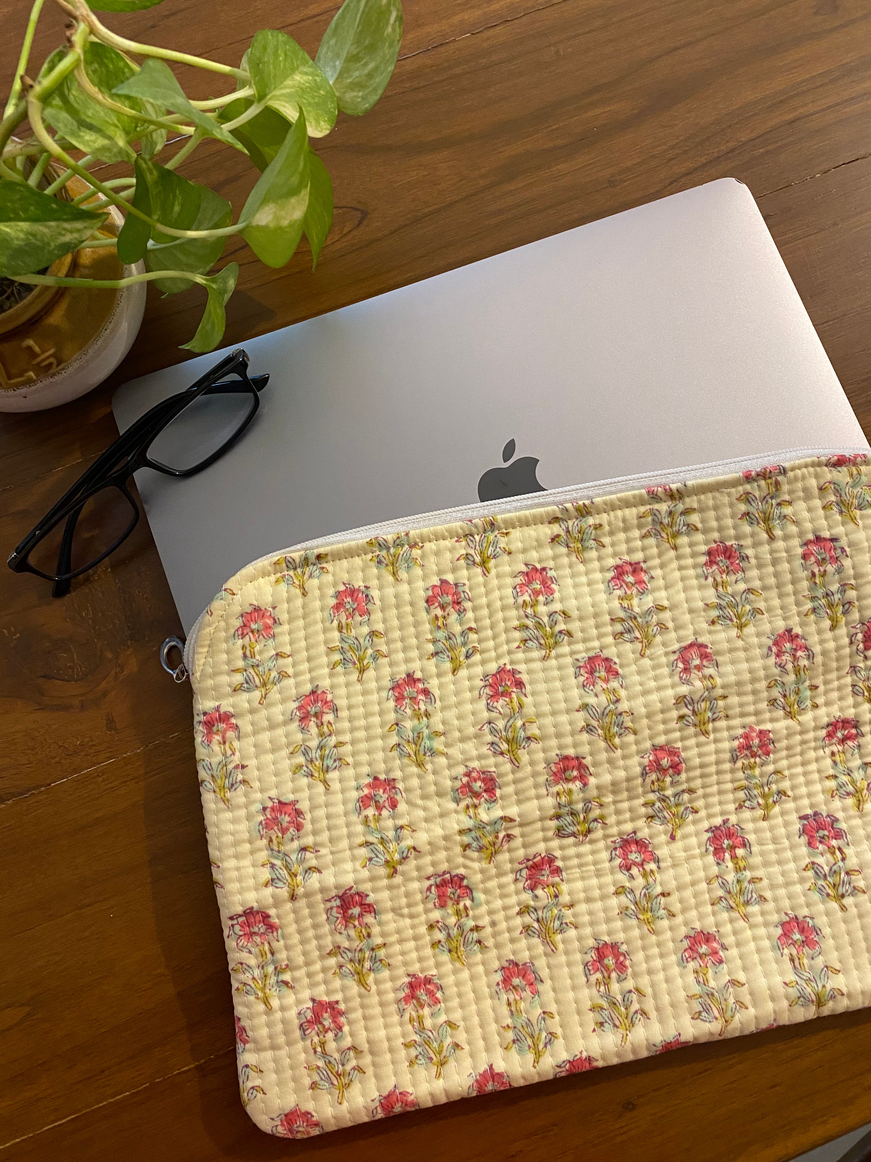 Laptop Sleeve/ Cover (15/16 inches)