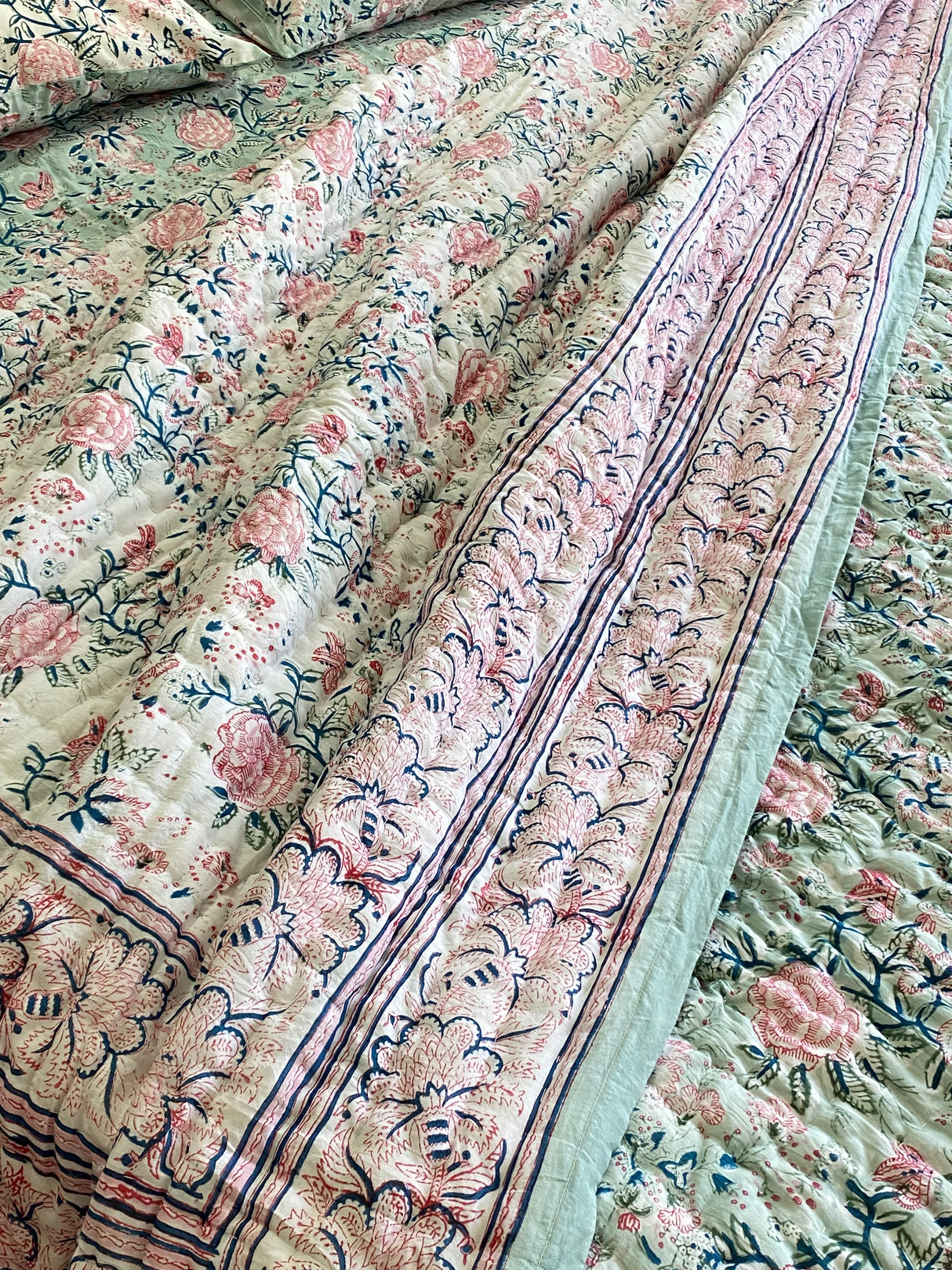 Elegant Pink Floral Cotton Blockprint Bedsheet & Quilt Set