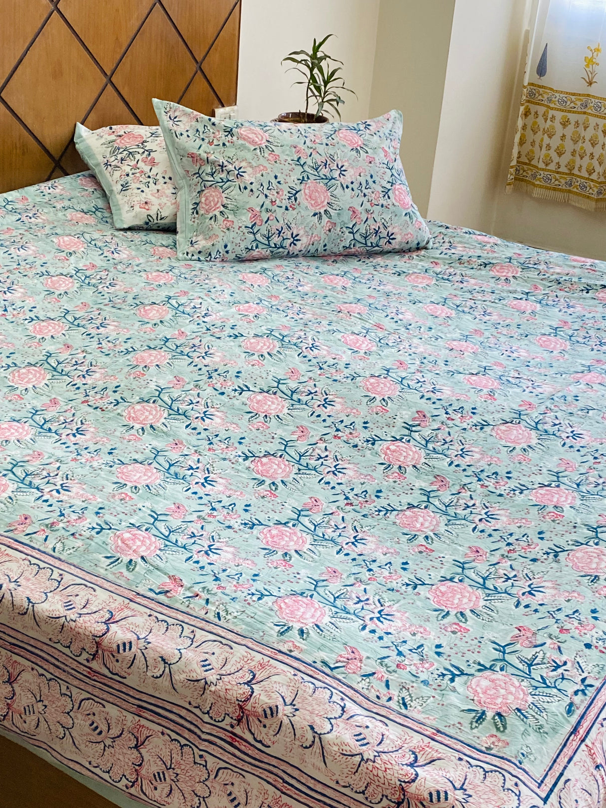 Elegant Pink Floral Cotton Blockprint Bedsheet & Quilt Set