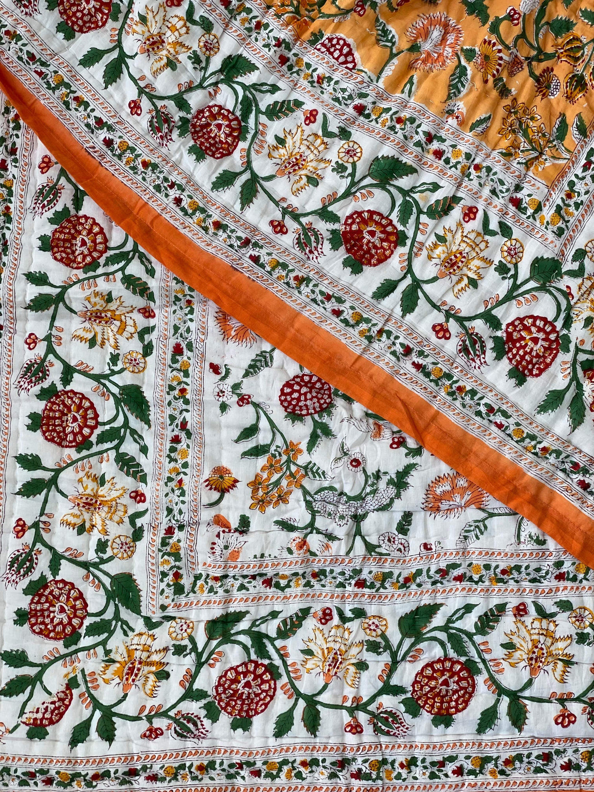 orange-color-king-cotton-quilt-close-up