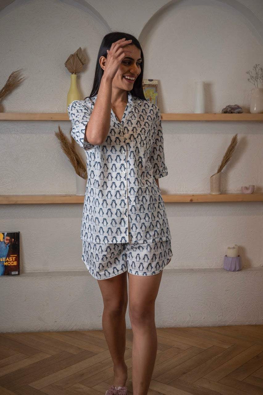 penguin-cotton-night-suit-texture-view