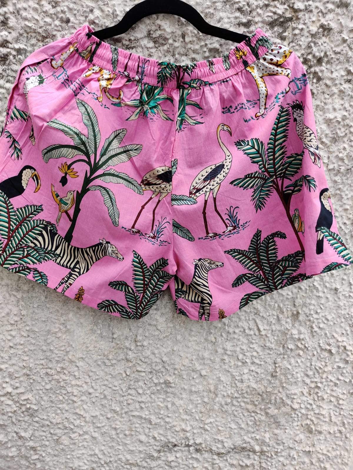 pink-animal-cotton-printed-boxer-shorts-close-up