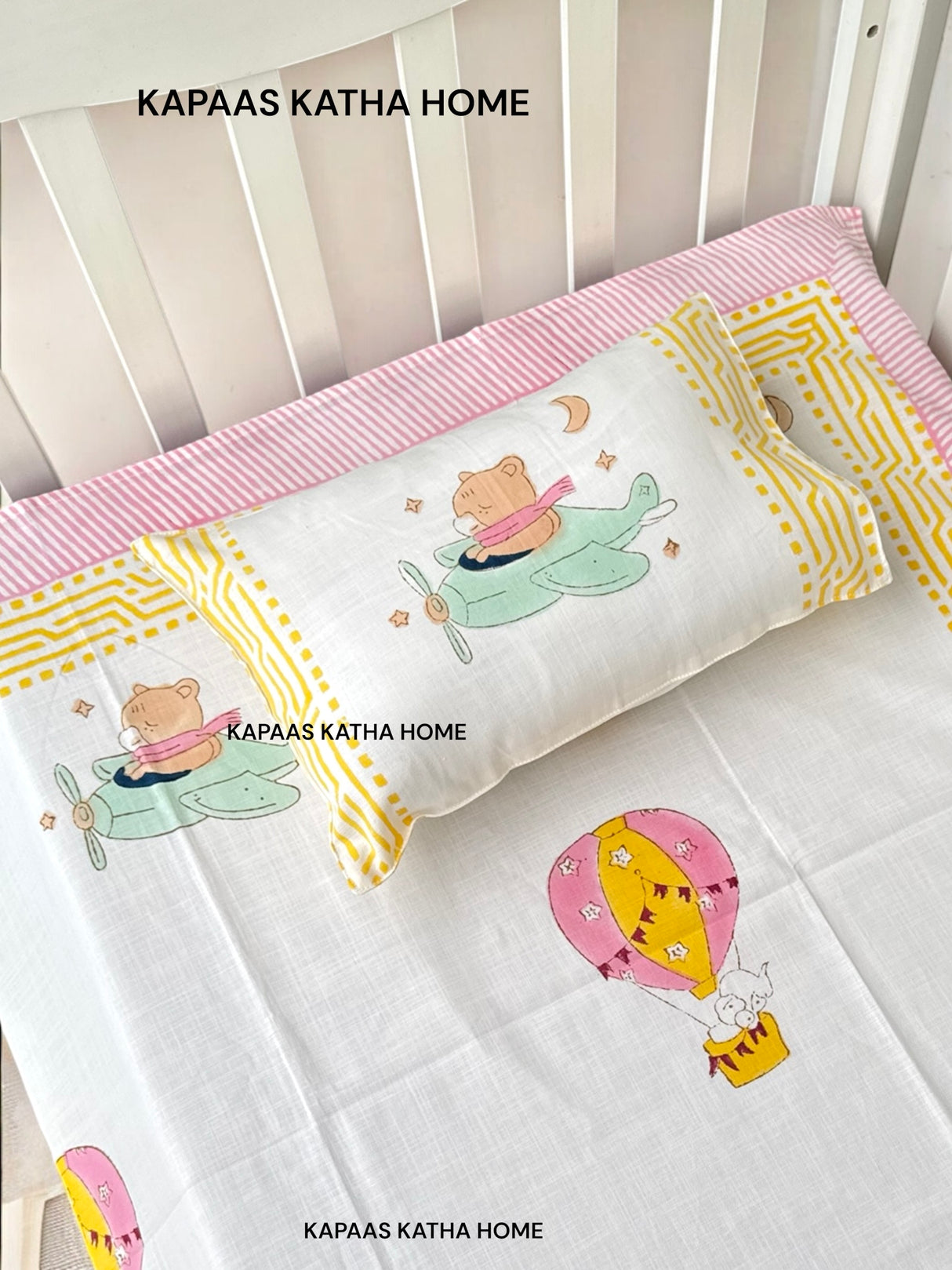 Cute Hot Air Balloon Blockprint Cot/Crib Sheet (60-40 inches)