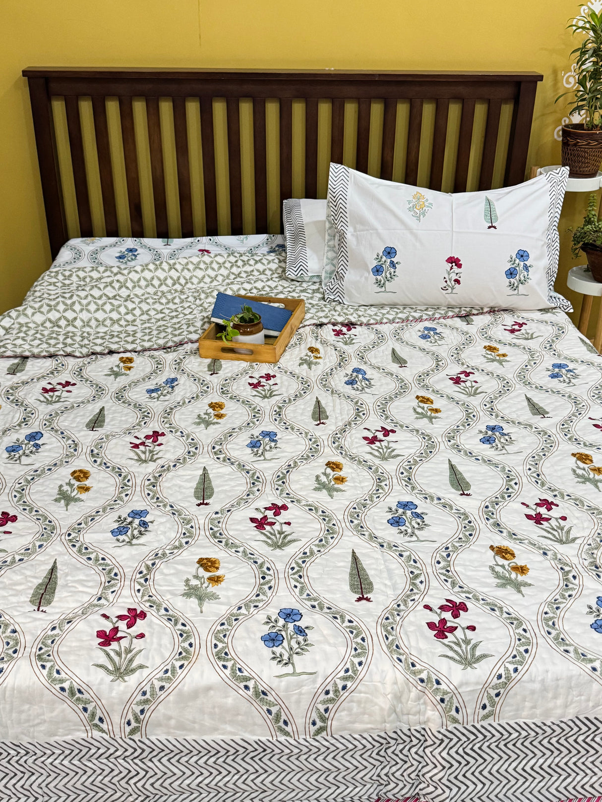 Blockprint Bedsheet & Quilt Set