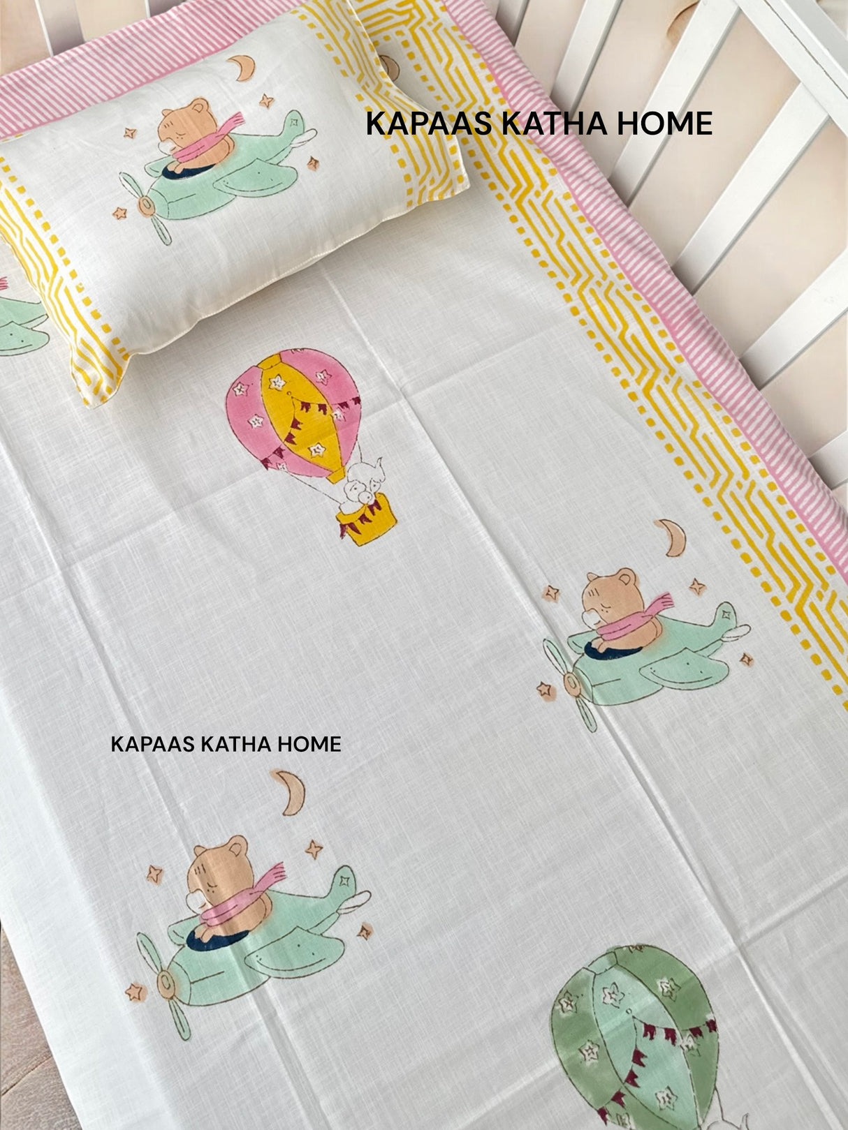 Cute Hot Air Balloon Blockprint Cot/Crib Sheet (60-40 inches)