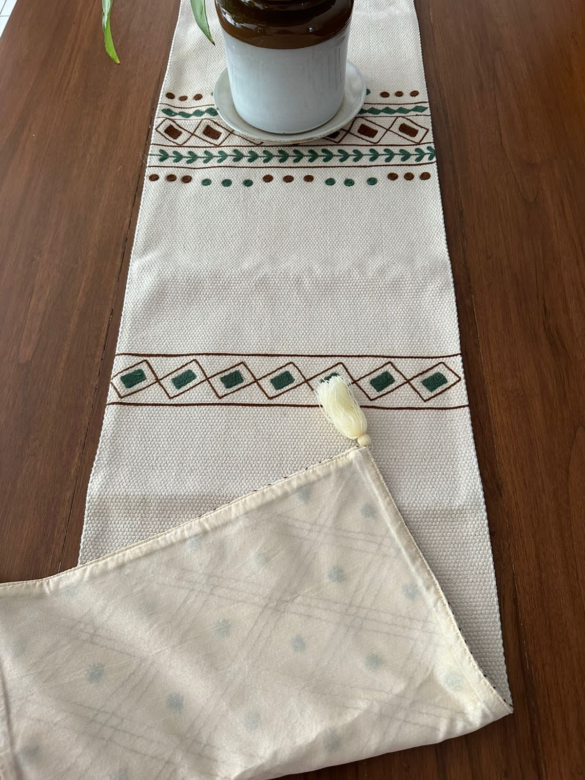 Embroidered Table Runner (70*14 inches)
