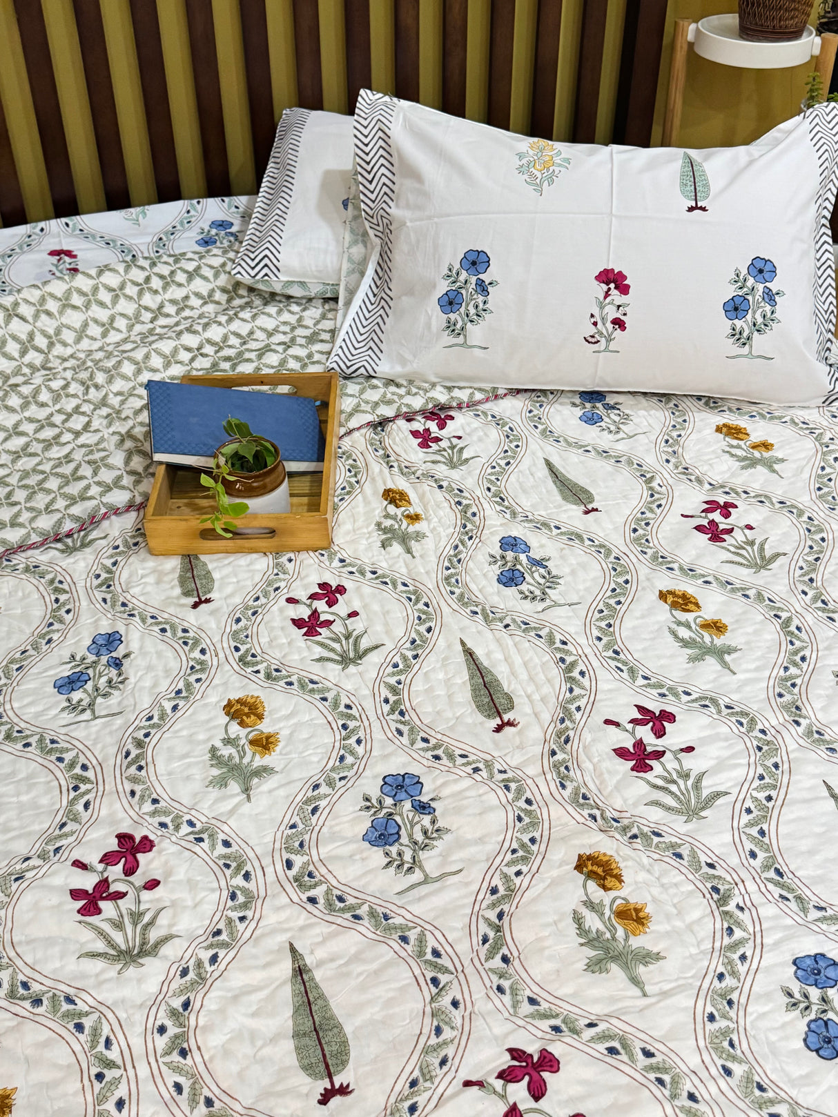 Blockprint Bedsheet & Quilt Set