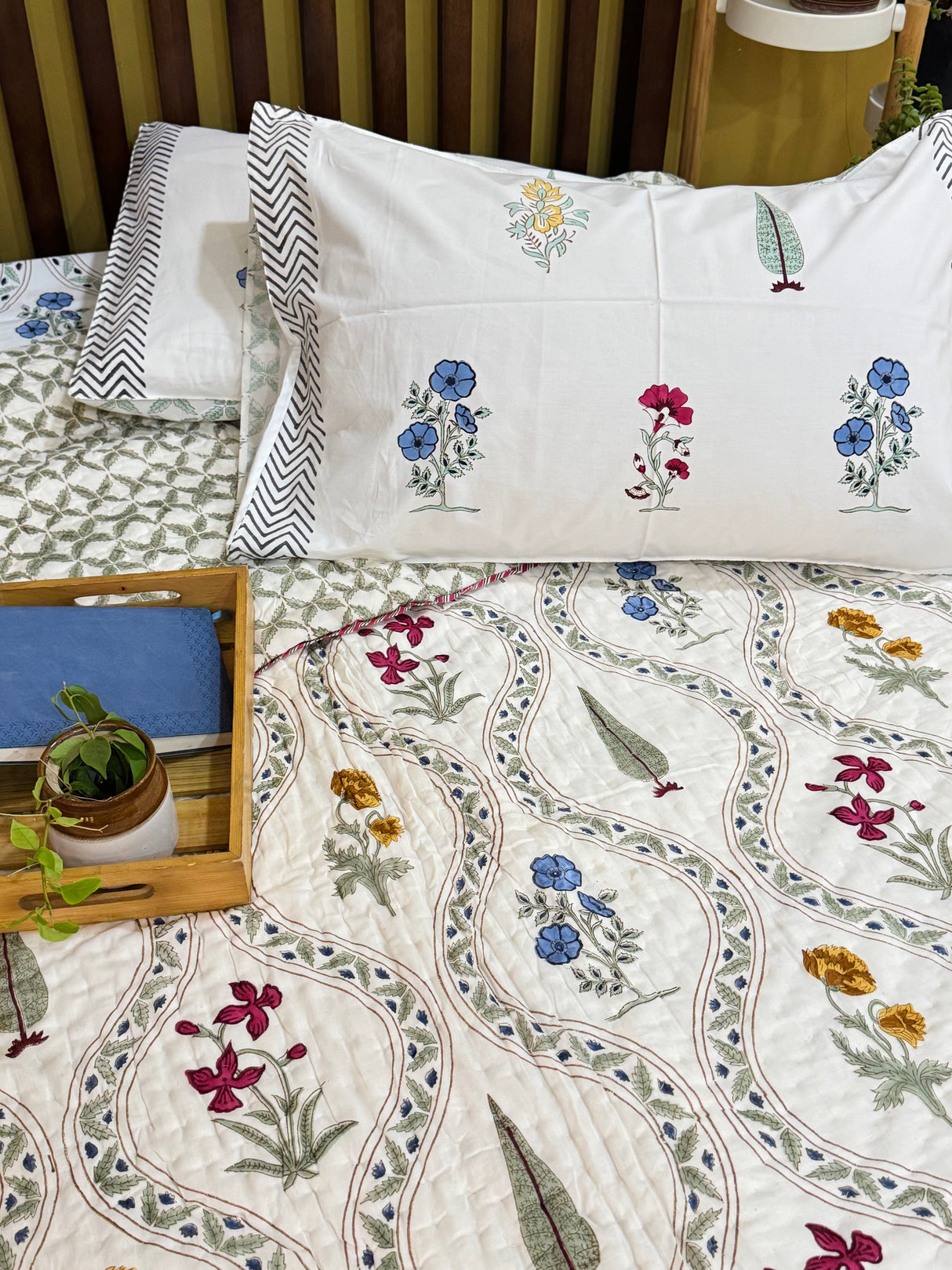 Blockprint Bedsheet & Quilt Set