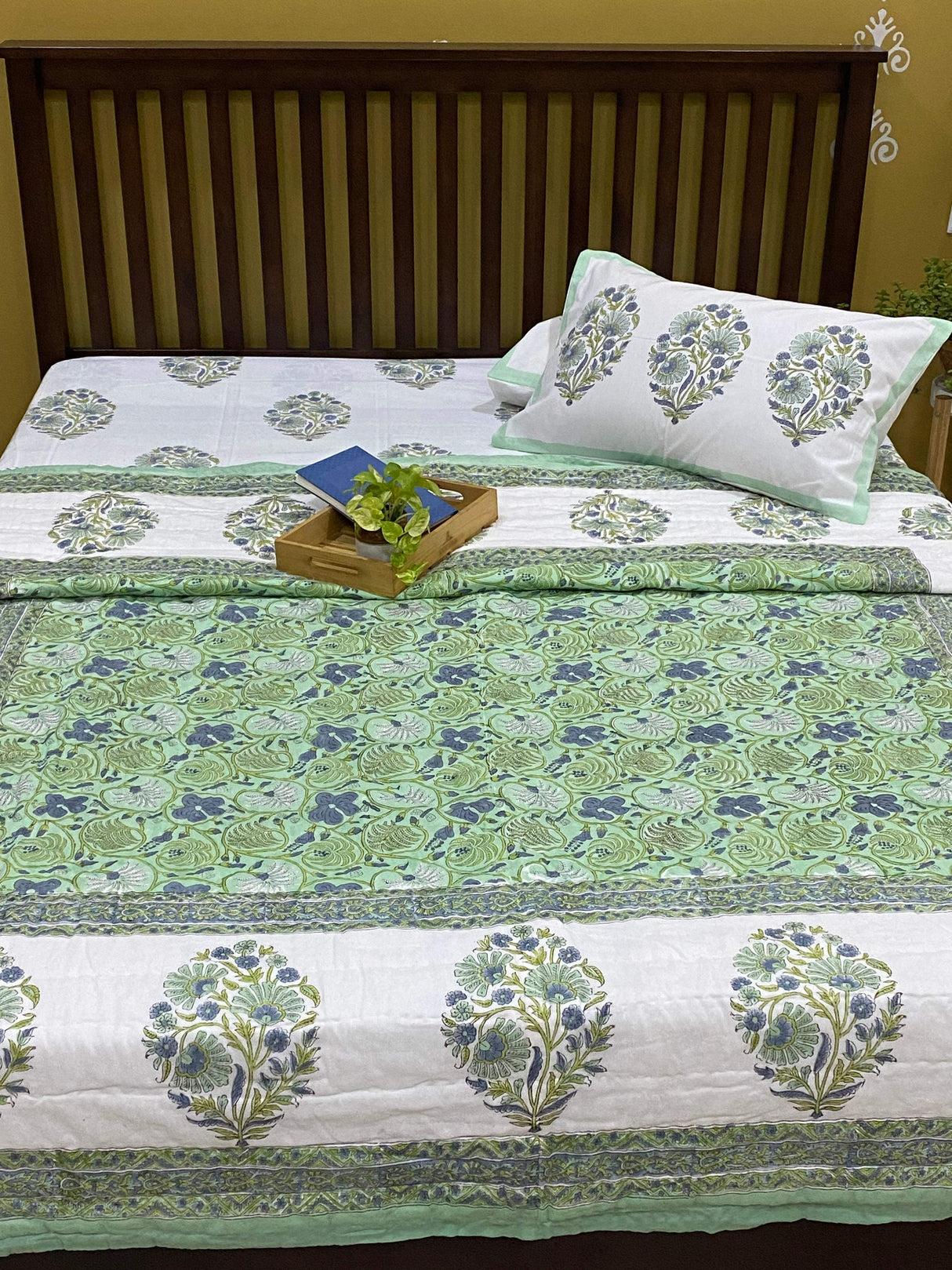 Blockprint Bedsheet & Quilt Set