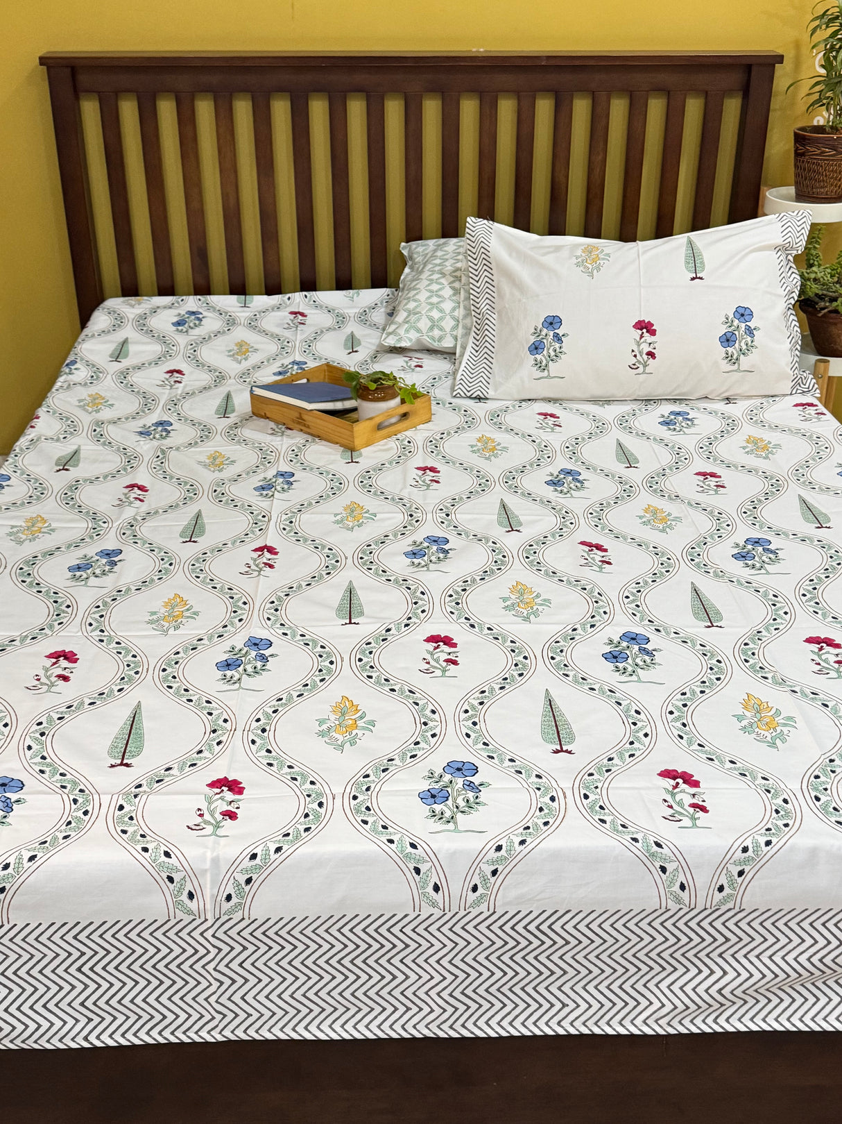 Blockprint Bedsheet & Quilt Set