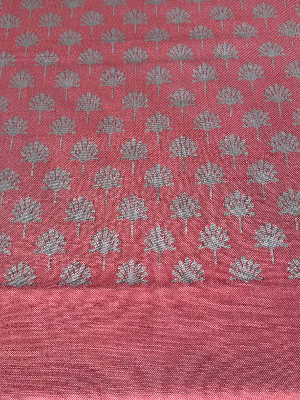Elegant  REVERSIBLE Bedspread with 2 Pillow Cases