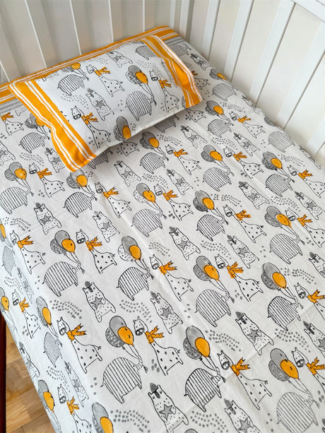 Animals Jungle theme crib sheet for baby room decor