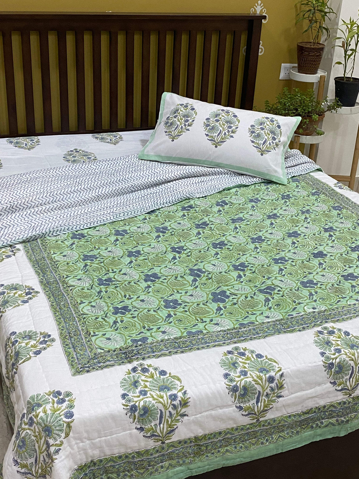 Blockprint Bedsheet & Quilt Set