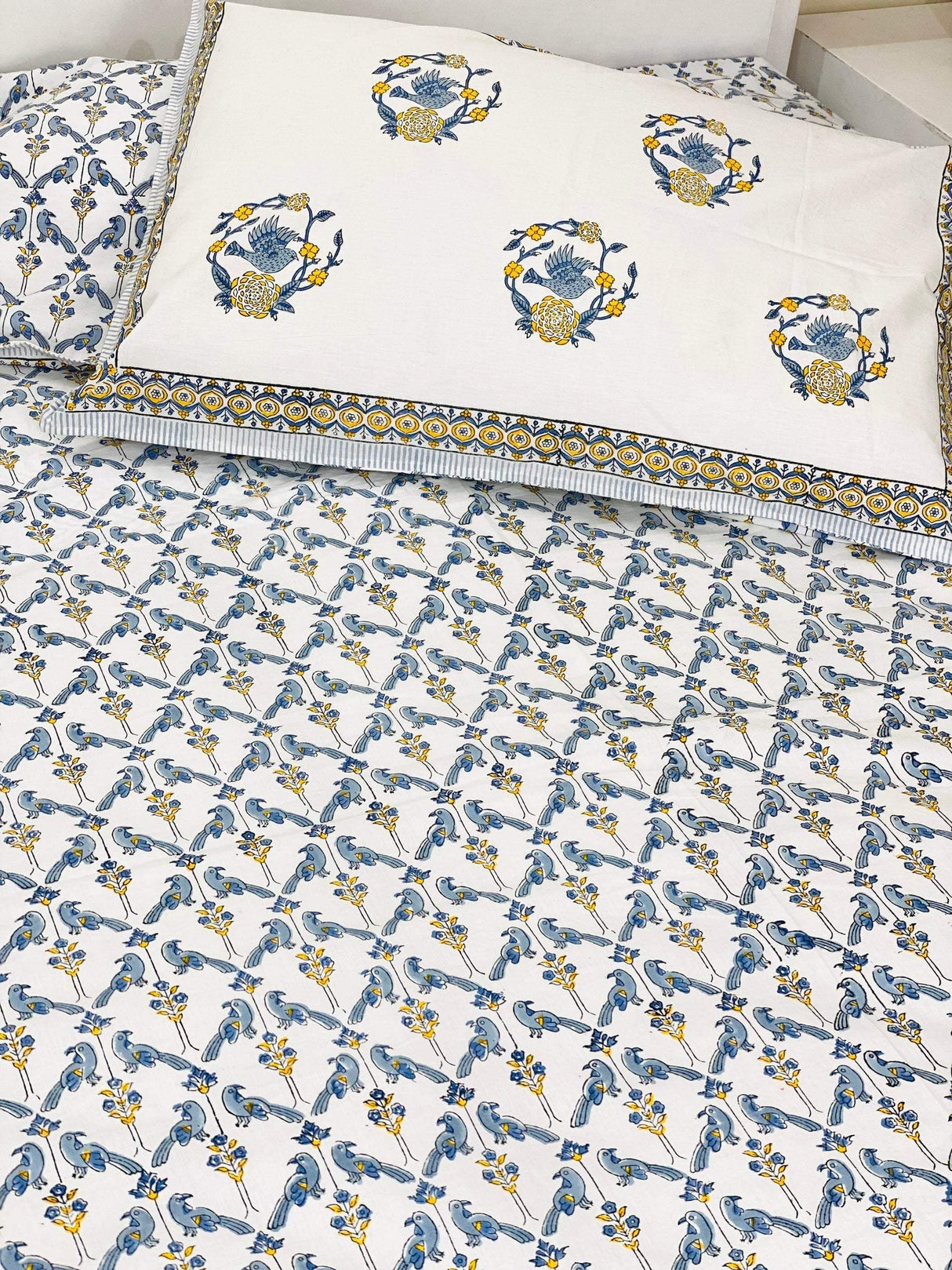 Classic Grace Reversible Mulmul Quilt & Cotton Bedsheet Set