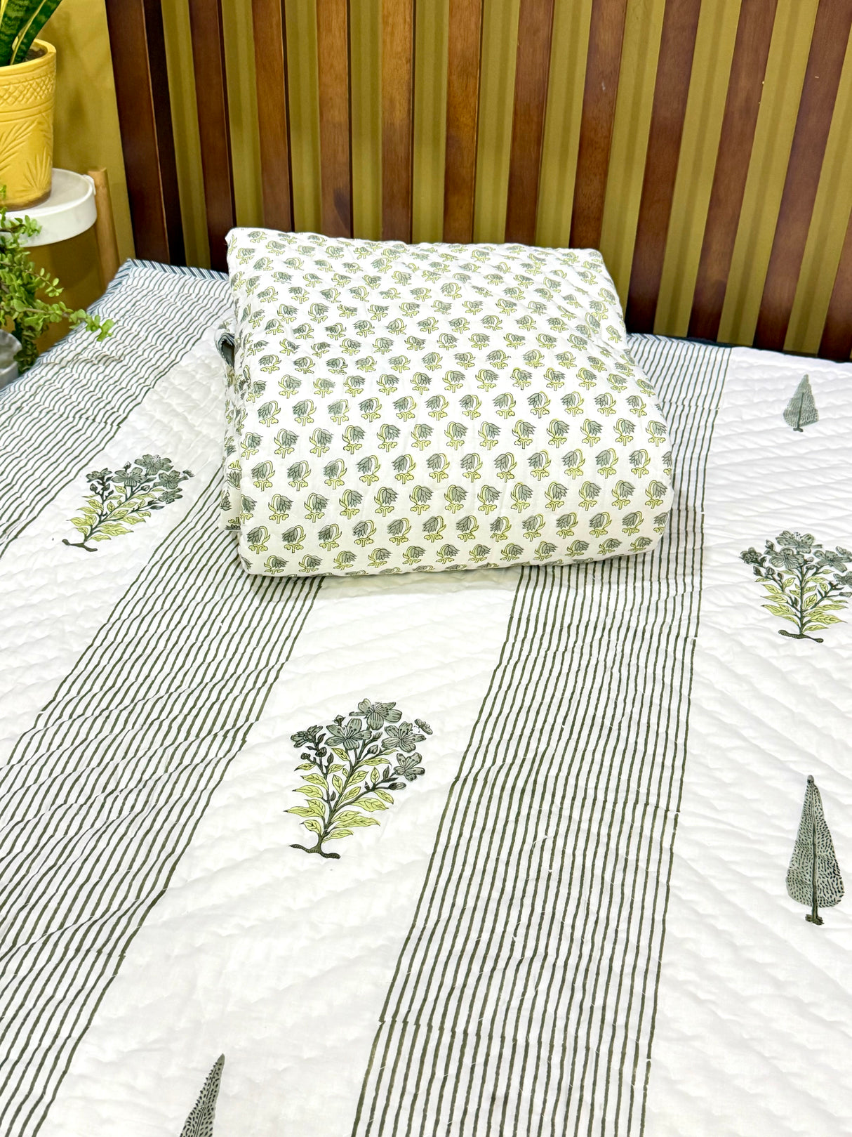 Blockprint Mulmul Reversible Quilt