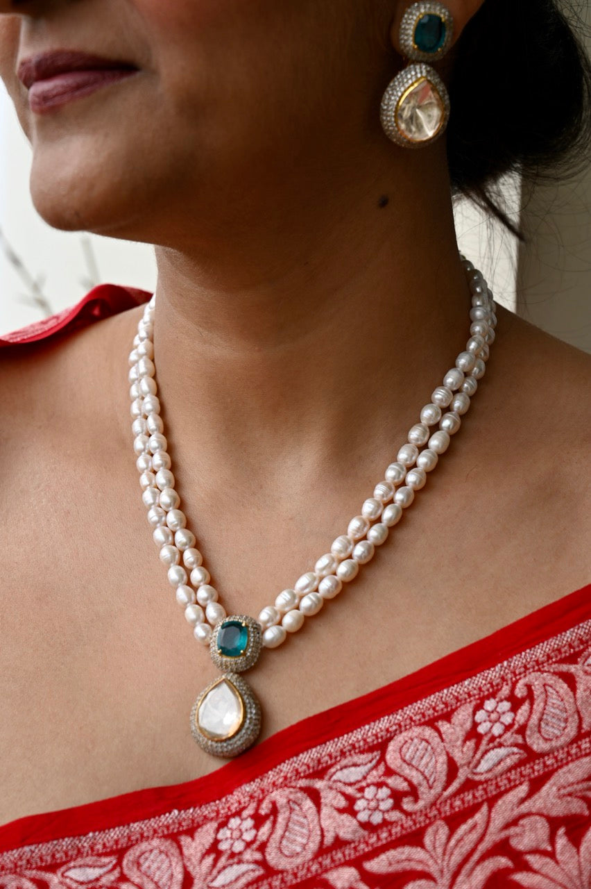 Handcrafted Freshwater Pearl Neckpiece with Earrings