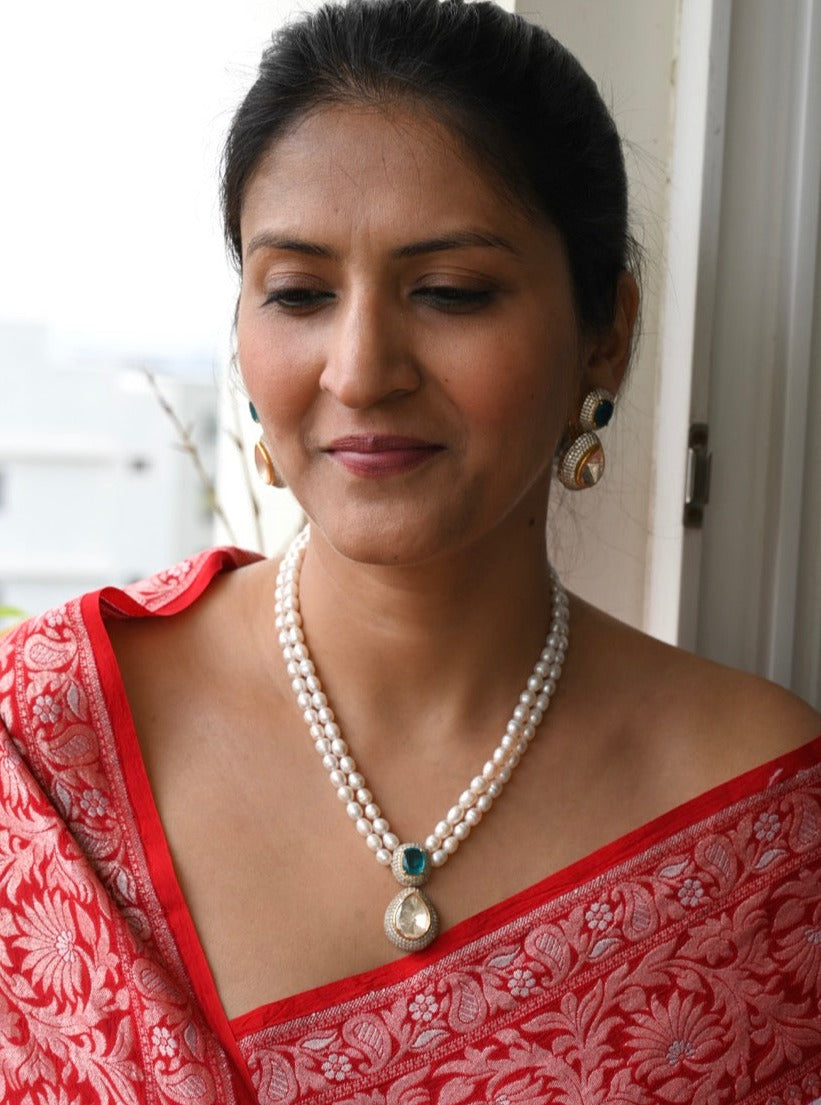 Handcrafted Freshwater Pearl Neckpiece with Earrings