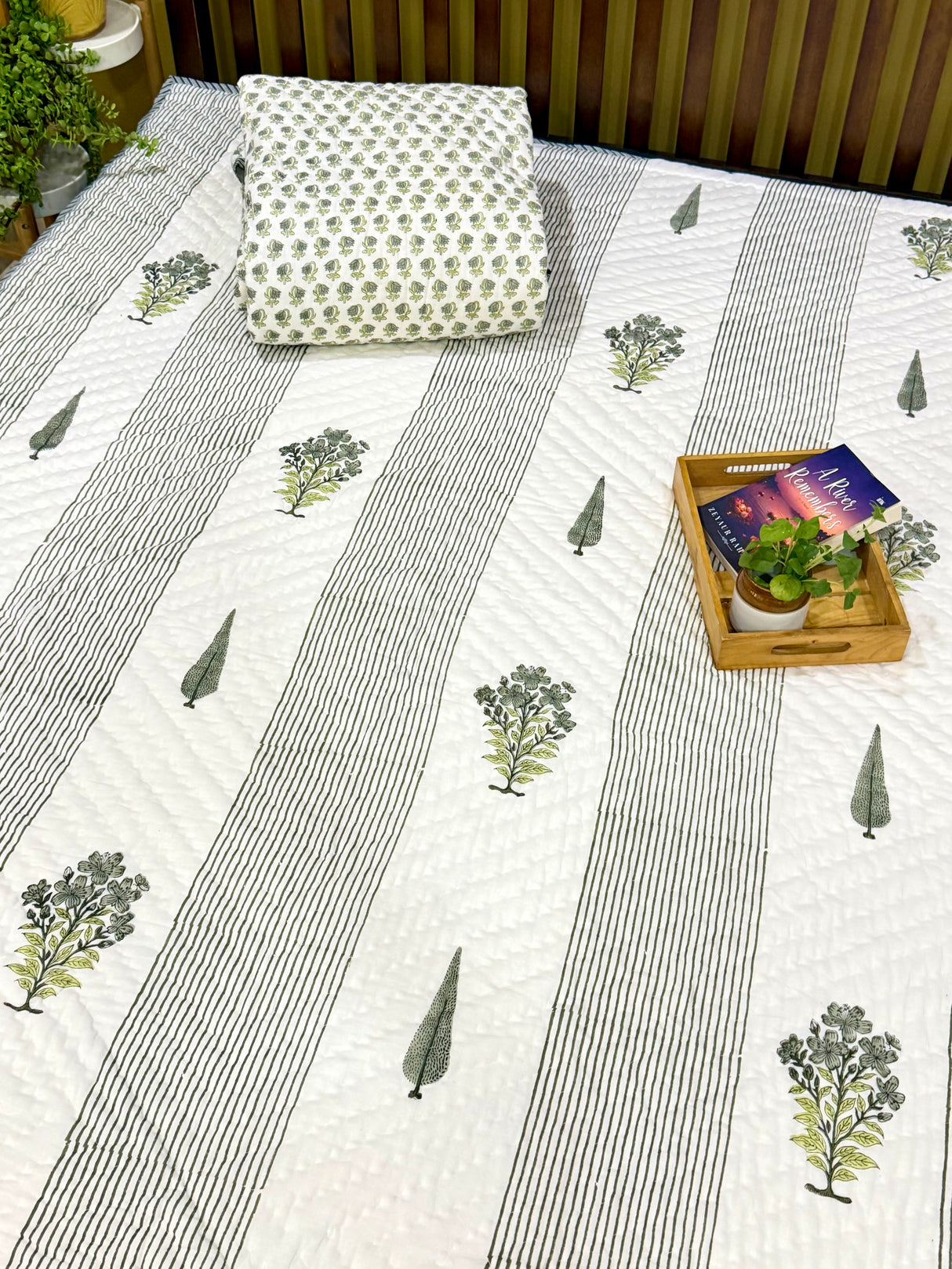 Blockprint Mulmul Reversible Quilt