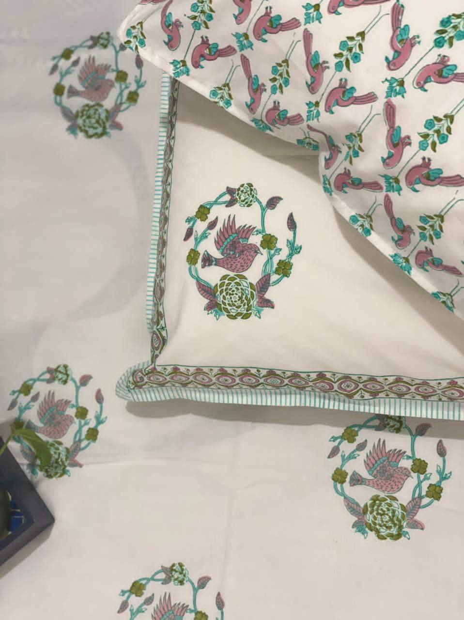 Handcrafted style cotton bedsheet with matching quilts and dohars