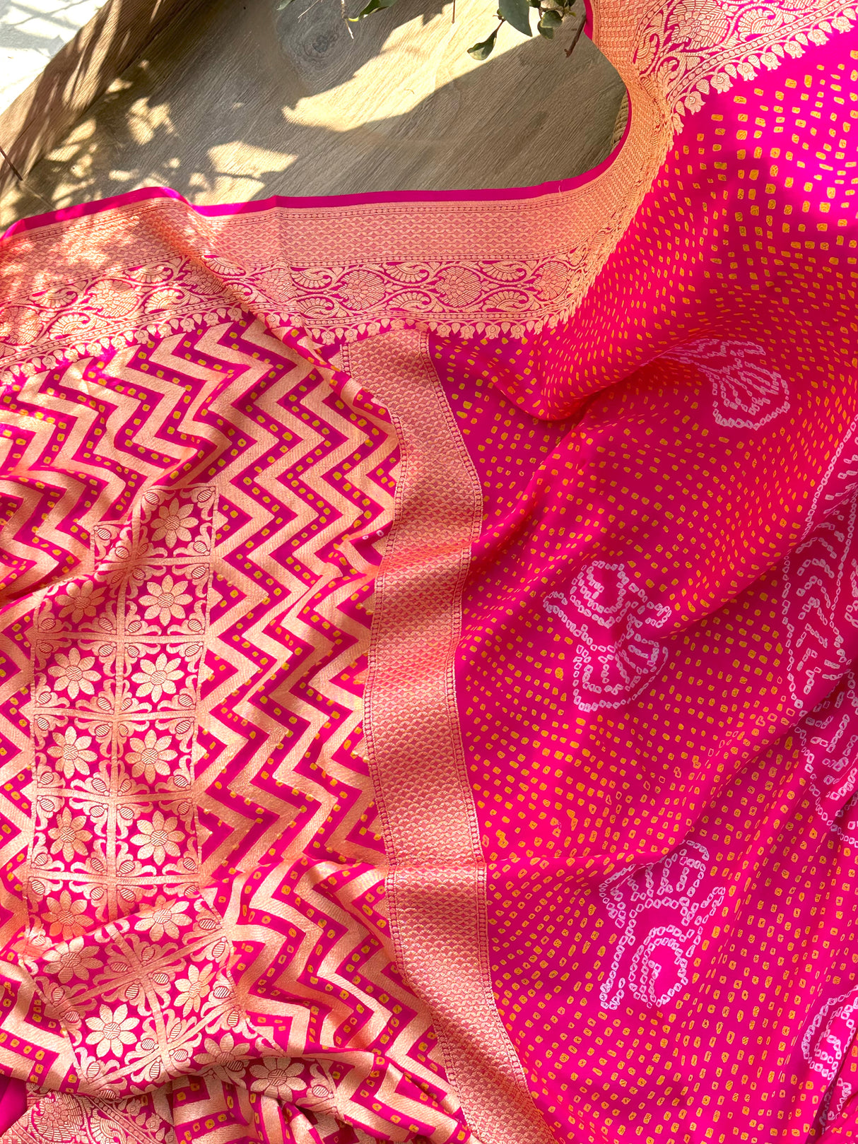 Lovely Pink Raasmandal Theme Pure Banarsi Gerogette Bandhani Saree